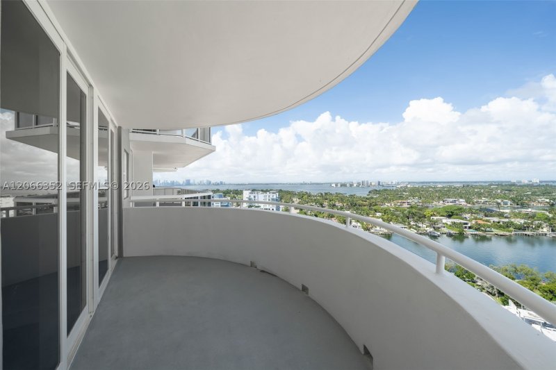 Condo for sale at La Gorce Palace 2307