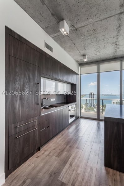 Comprar apartamento no Midtown Miami 2 H2409