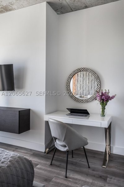 Comprar apartamento no Midtown Miami 2 H2409