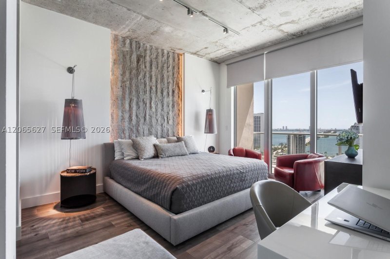Comprar apartamento no Midtown Miami 2 H2409