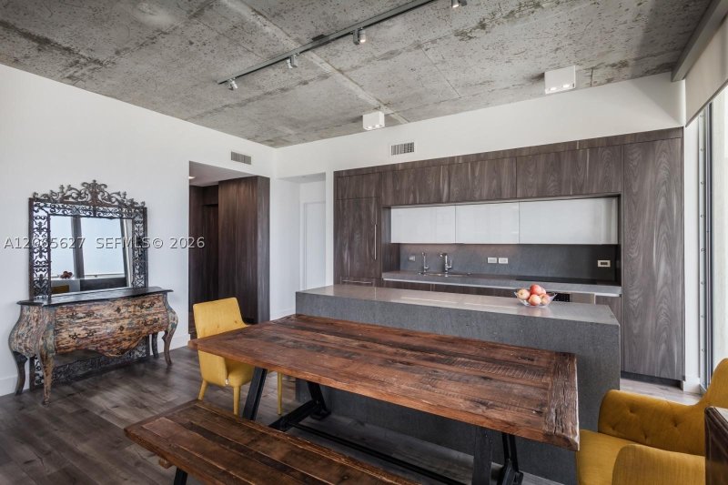 Comprar apartamento no Midtown Miami 2 H2409