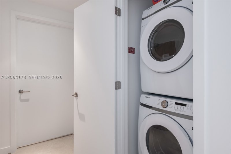 Comprar apartamento no Five Park Miami Beach 1204