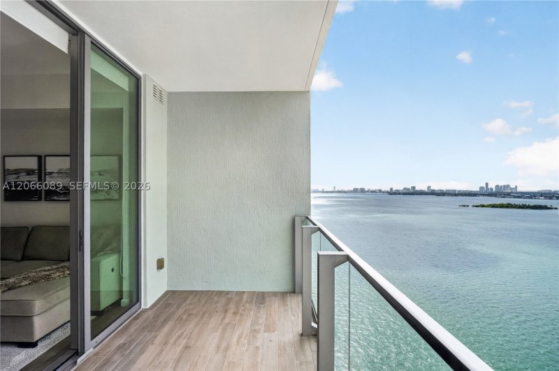 Aluguel de apartamento no Biscayne Beach 1908