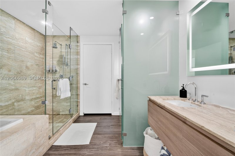 Aluguel de apartamento no Biscayne Beach 1908
