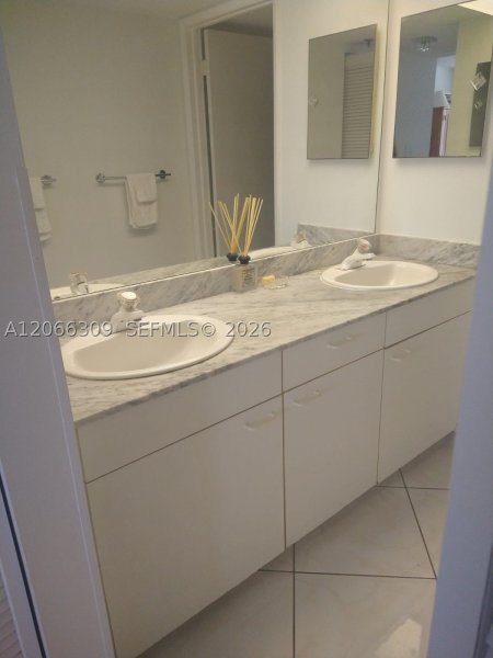 Alquiler de apartamento en Marbella Surfside 303