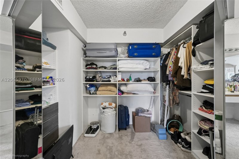 Comprar apartamento en Mystic Pointe 600 412