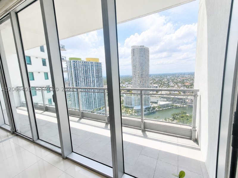 Comprar apartamento no Mint at Riverfront 3808
