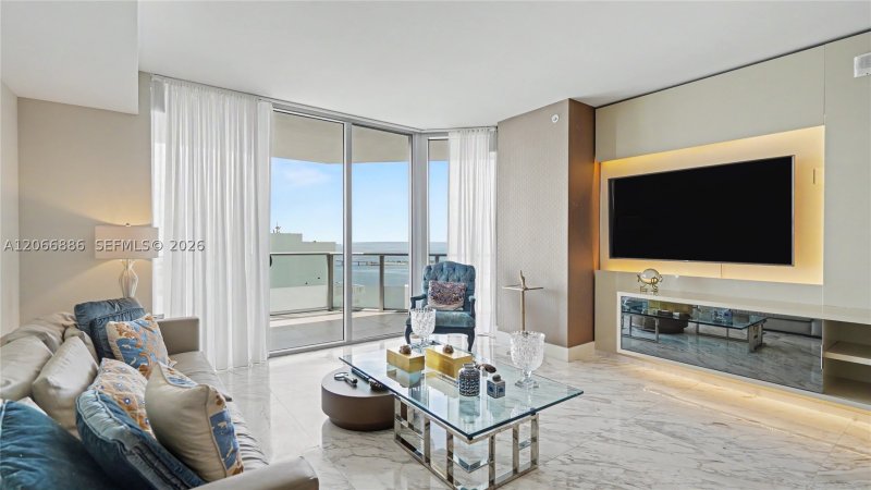Aluguel de apartamento no Brickell House Condo 3102
