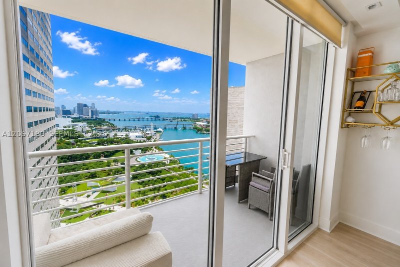 Apartment for rent at One Miami East Tower 3314