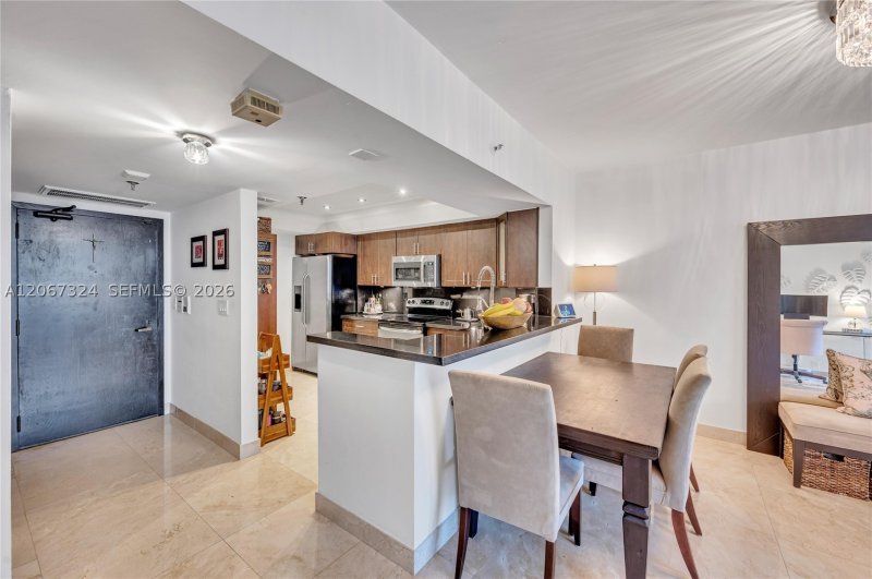 Aluguel de apartamento no Brickell Key One A1012