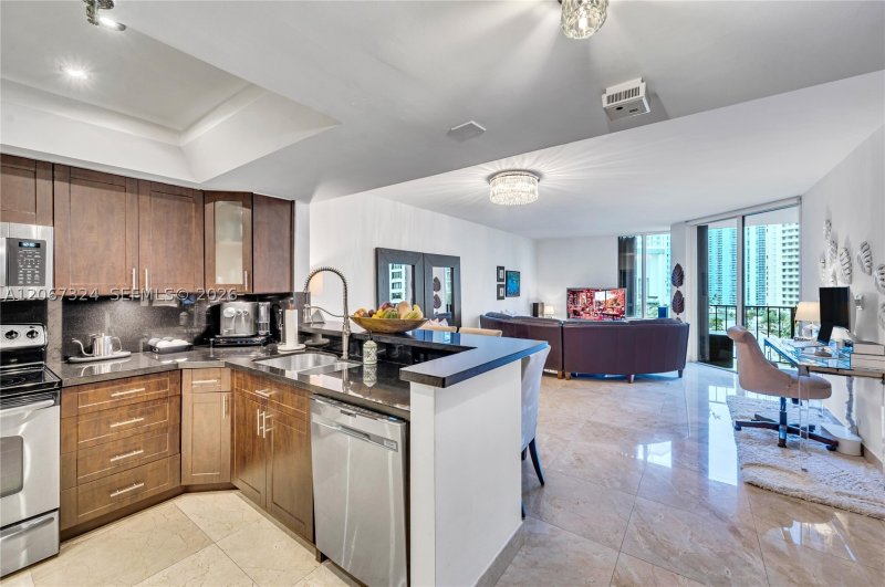 Aluguel de apartamento no Brickell Key One A1012