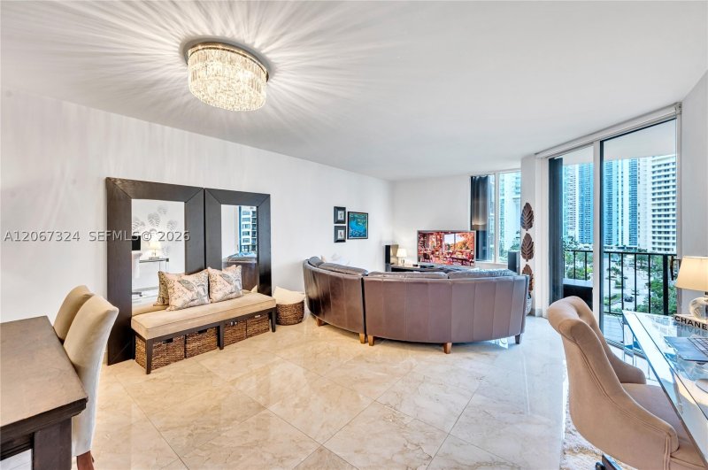 Aluguel de apartamento no Brickell Key One A1012