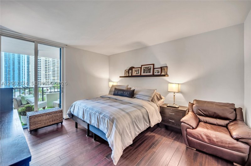 Aluguel de apartamento no Brickell Key One A1012
