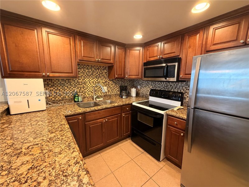 Apartment for rent at Imperial Towers 607