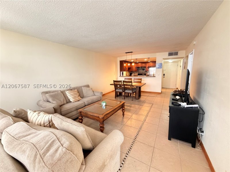 Apartment for rent at Imperial Towers 607