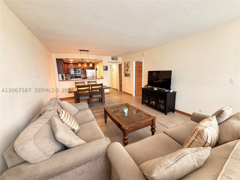 Apartment for rent at Imperial Towers 607