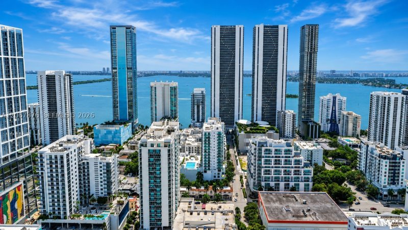 Condo for sale at Gallery Art Condo 1004