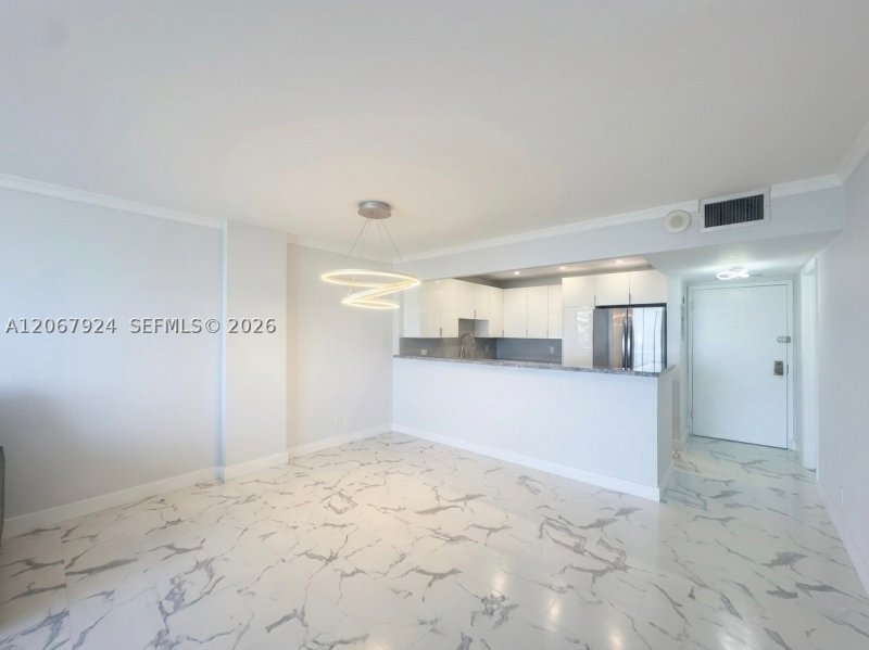 Condo for sale at Hallmark of Hollywood 802