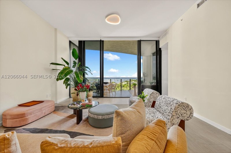 Alquiler de apartamento en Two Park Grove 11B