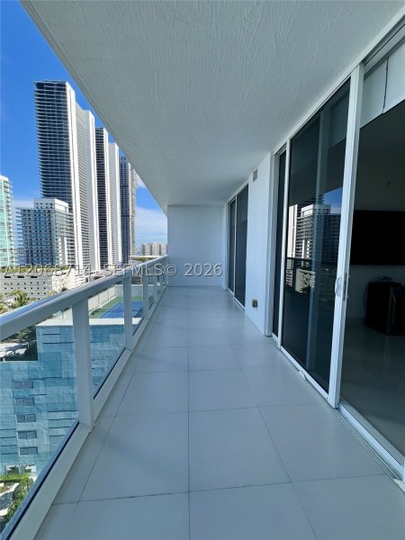 Comprar apartamento no Bay House 1604