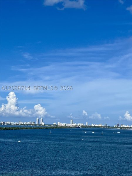Comprar apartamento no Bay House 1604