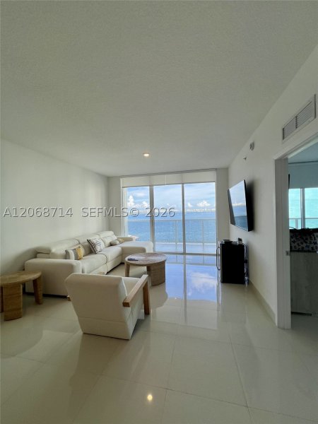 Comprar apartamento no Bay House 1604