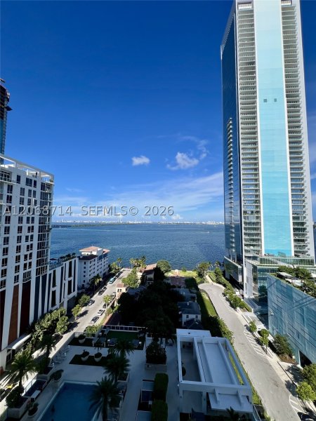 Comprar apartamento no Bay House 1604