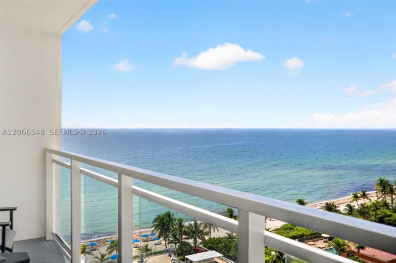 Condo for sale at Parker Plaza Estates 1218