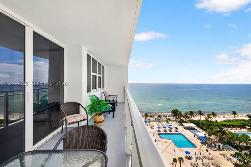 Condo for sale at Parker Plaza Estates 1218