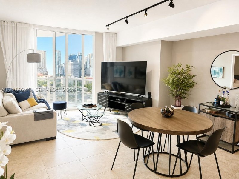 Latitude On The River Apt #1505
