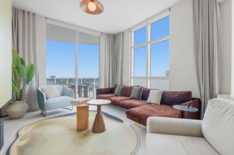 Comprar apartamento no Ocean Marine Yacht Club 2408