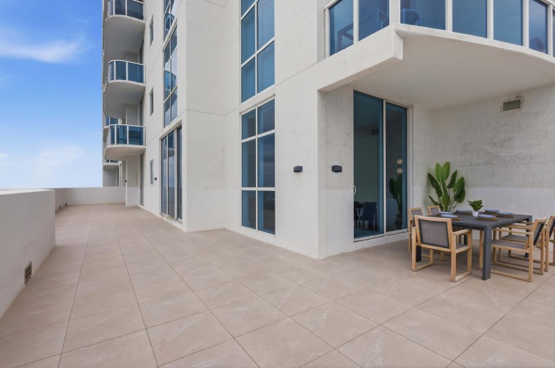 Comprar apartamento no Ocean Marine Yacht Club 2408