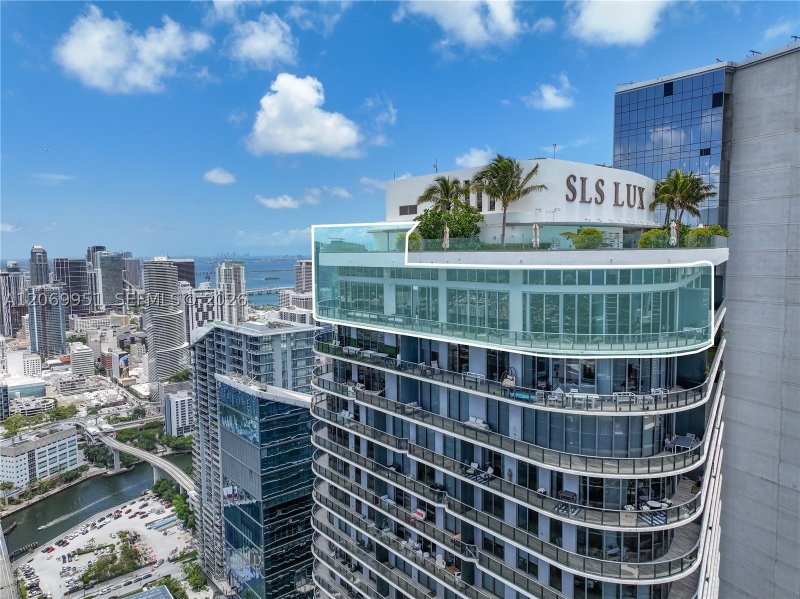 Comprar apartamento no SLS Lux Brickell PH5801