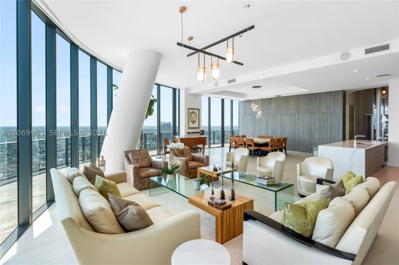Comprar apartamento no SLS Lux Brickell PH5801