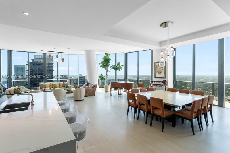 Comprar apartamento no SLS Lux Brickell PH5801
