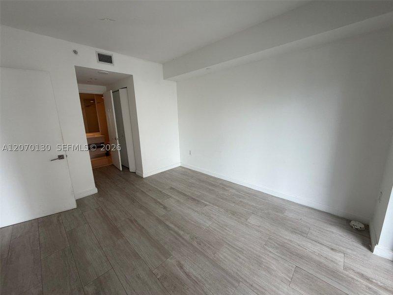 Aluguel de apartamento no Brickell Heights West 2410