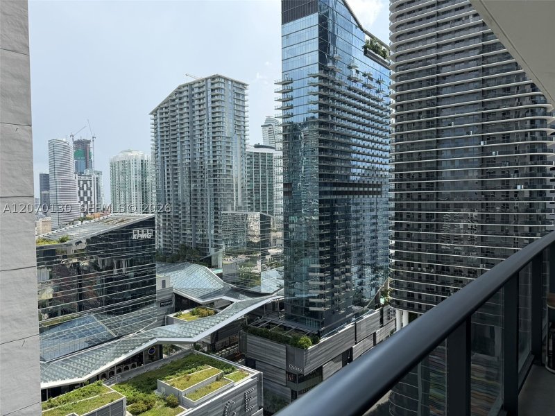 Aluguel de apartamento no Brickell Heights West 2410