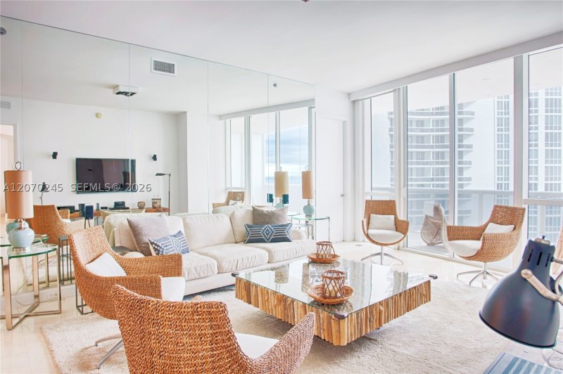 Aluguel de apartamento no Trump Tower Three 2303