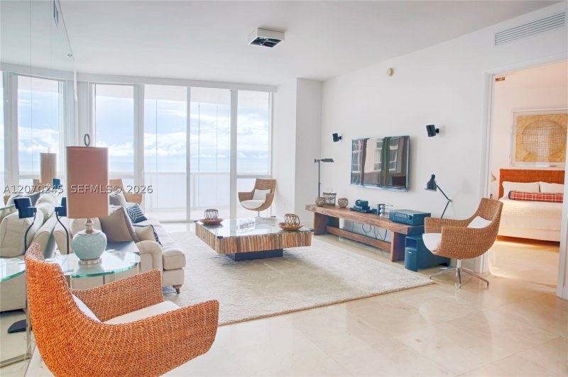 Aluguel de apartamento no Trump Tower Three 2303