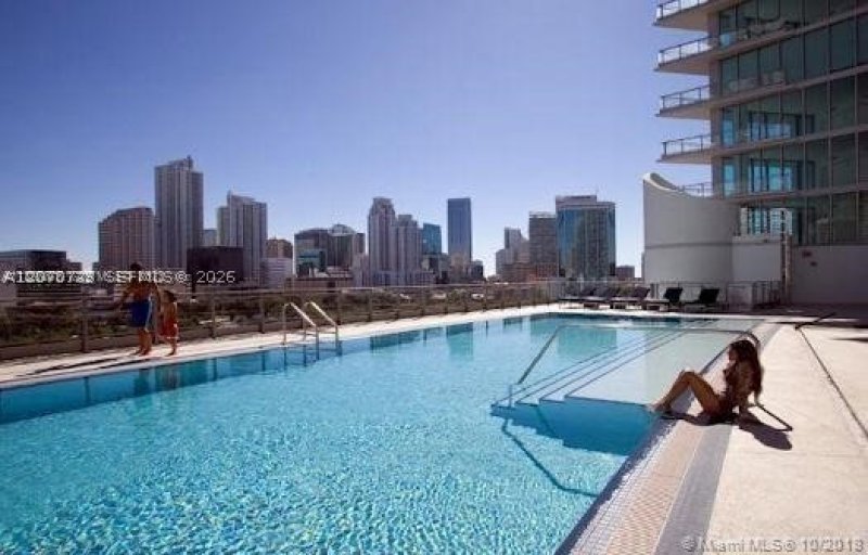 Aluguel de apartamento no Mint at Riverfront 1409