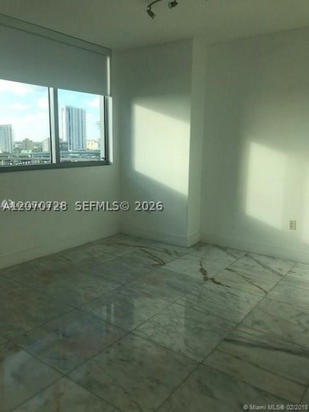 Aluguel de apartamento no Mint at Riverfront 1409