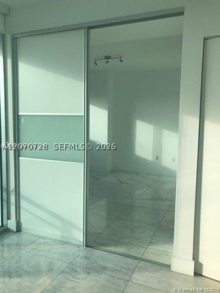 Aluguel de apartamento no Mint at Riverfront 1409