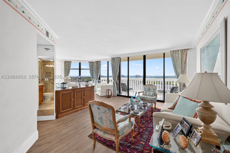 Comprar apartamento no 1000 Williams Island 2911