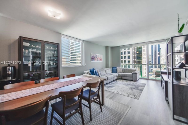 Condo for sale at 500 Brickell West Tower 2110