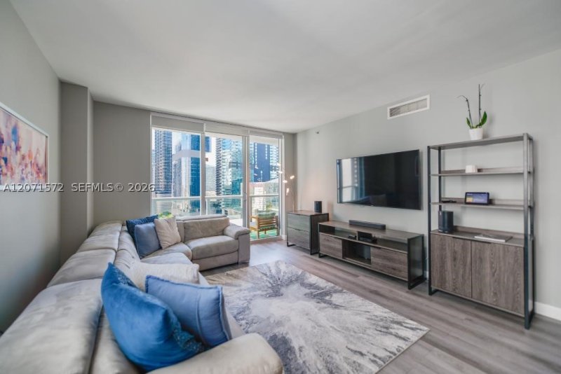 Condo for sale at 500 Brickell West Tower 2110