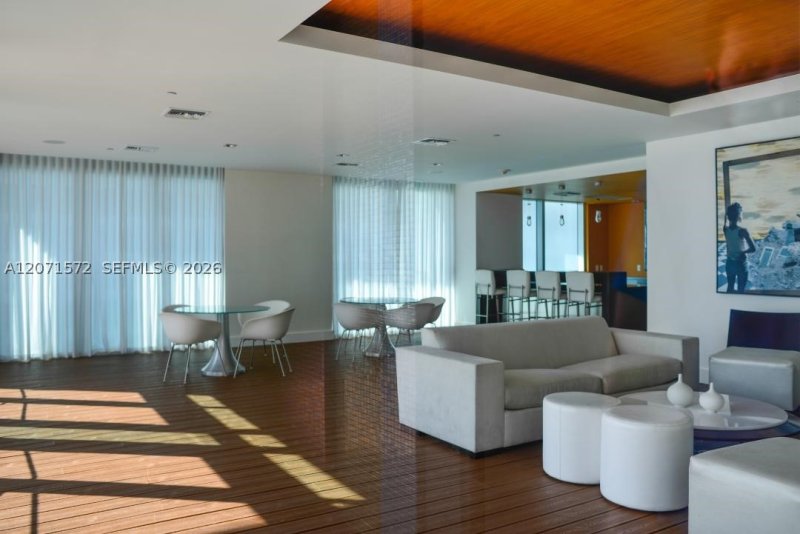 Condo for sale at 500 Brickell West Tower 2110