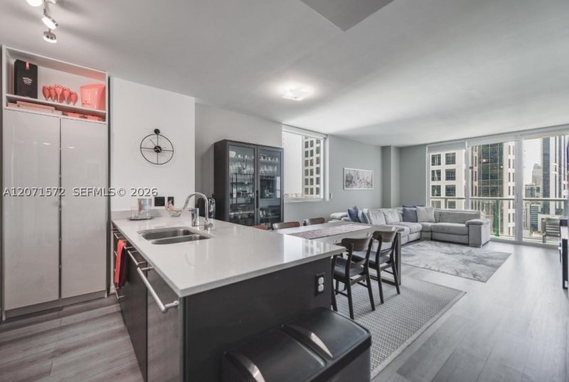 Condo for sale at 500 Brickell West Tower 2110