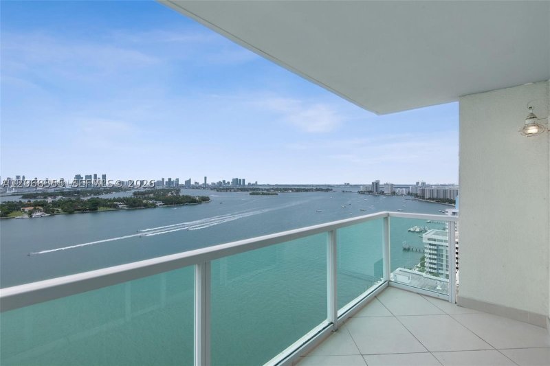Alquiler de apartamento en Floridian 2307