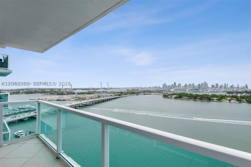 Alquiler de apartamento en Floridian 2307