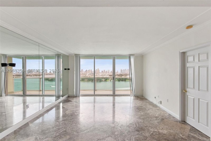Alquiler de apartamento en Floridian 2307